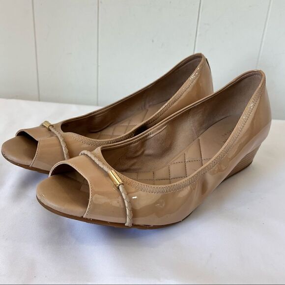 Cole Haan Emory Shoe Womens 9.5B Low Wedge Patent Leather Open Toe Nude Tan - Picture 1 of 9